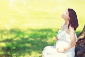 Giữ cảm xúc tích cực là một trong yếu tố quyết định trong quá trình thai giáo